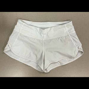White Lulu shorts size 4 and a 2.5 inch inseam